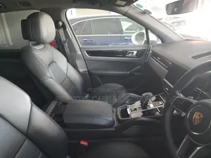 Porsche Cayenne 2019 White