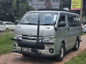 Toyota HiAce 2016 Silver