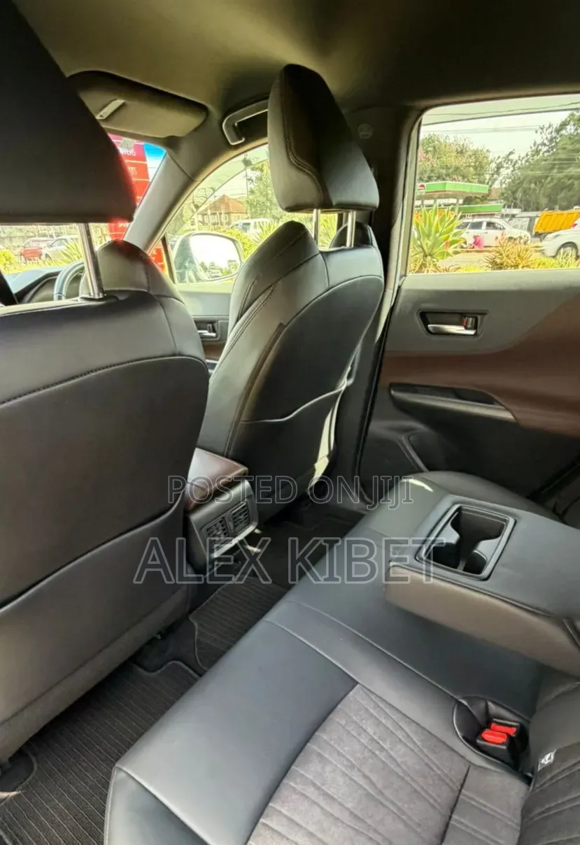 Toyota Harrier 2.0 2020 White