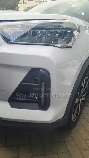 Daihatsu Rocky 2019 White