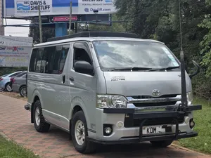 Toyota HiAce 2016 Silver