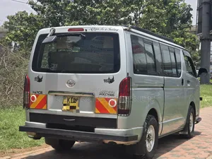 Toyota HiAce 2016 Silver