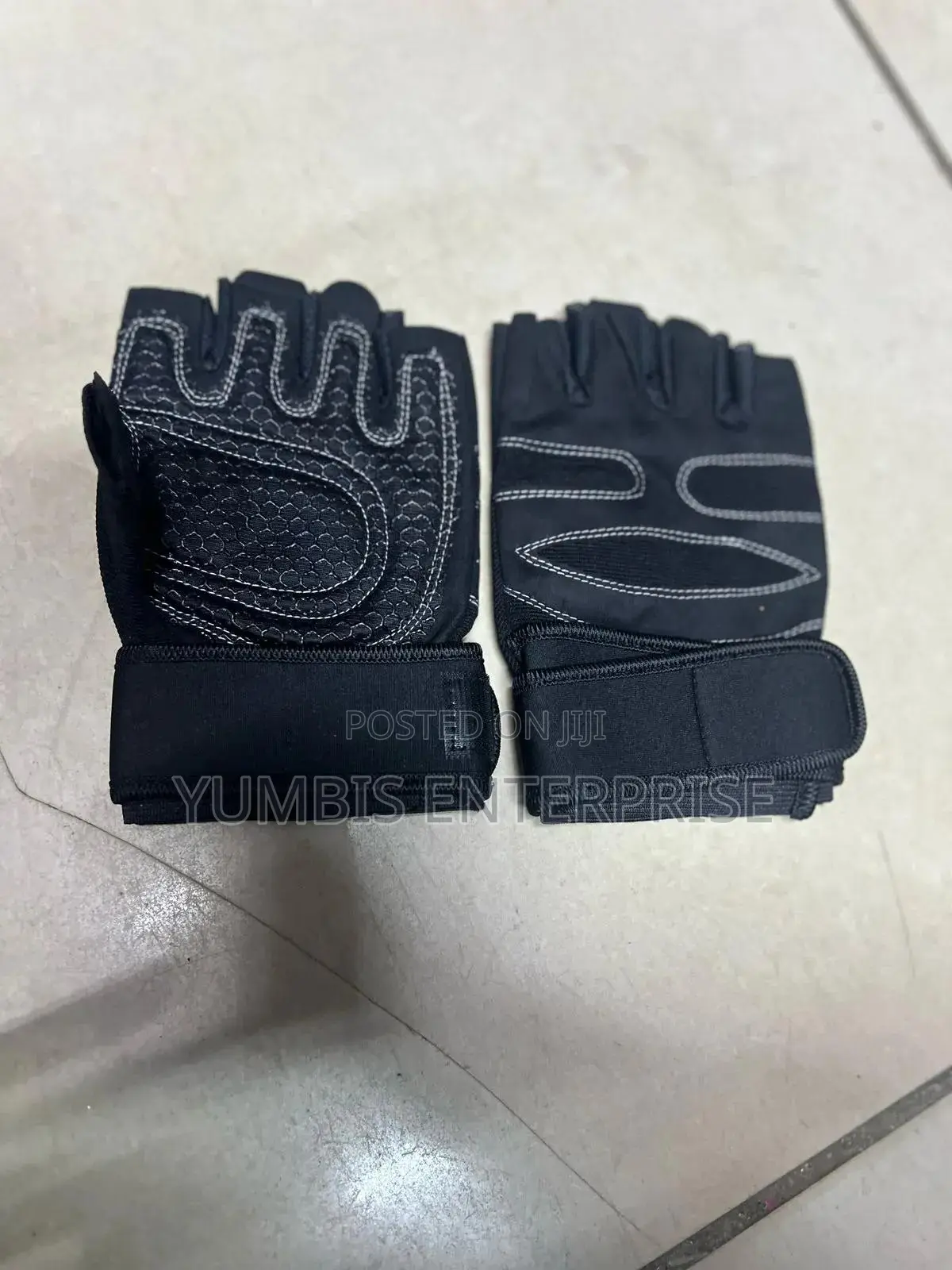 All Black Training/Gym- Gloves