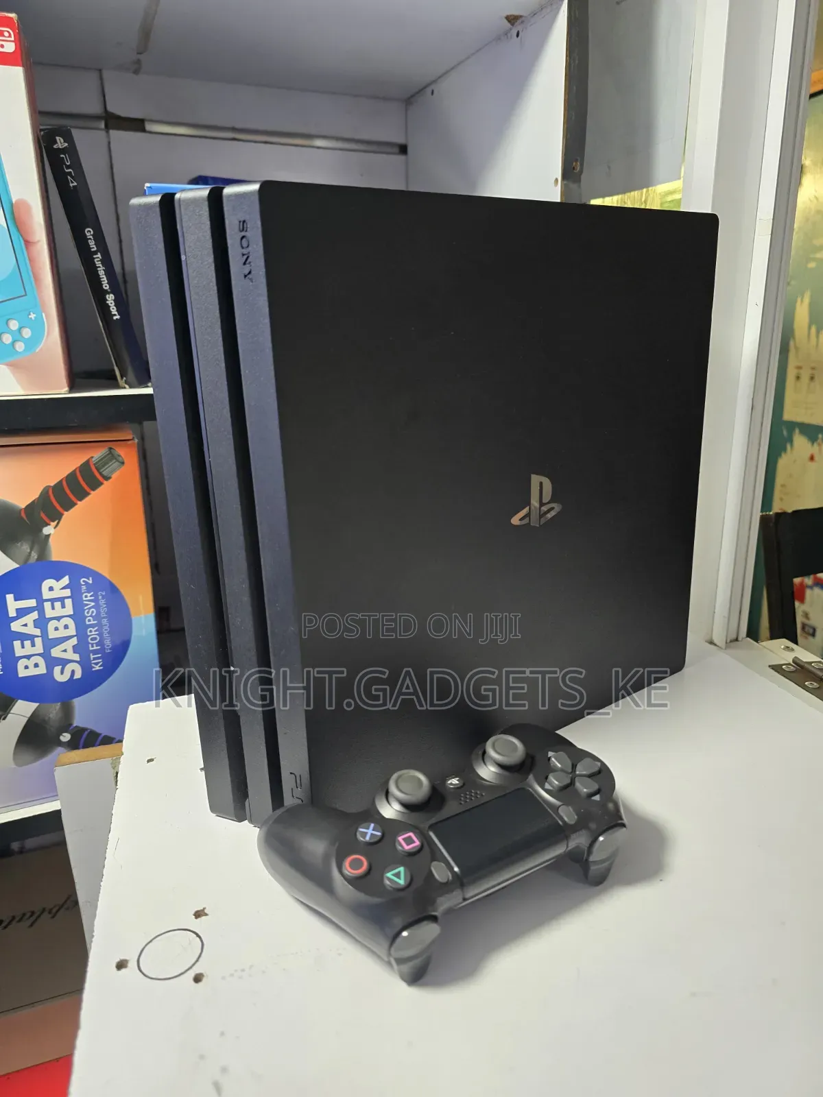 Ps 4 Pro One Controller ( No Games)✓