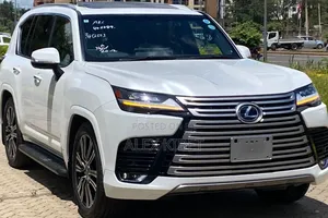 Lexus LX 600 2022 White