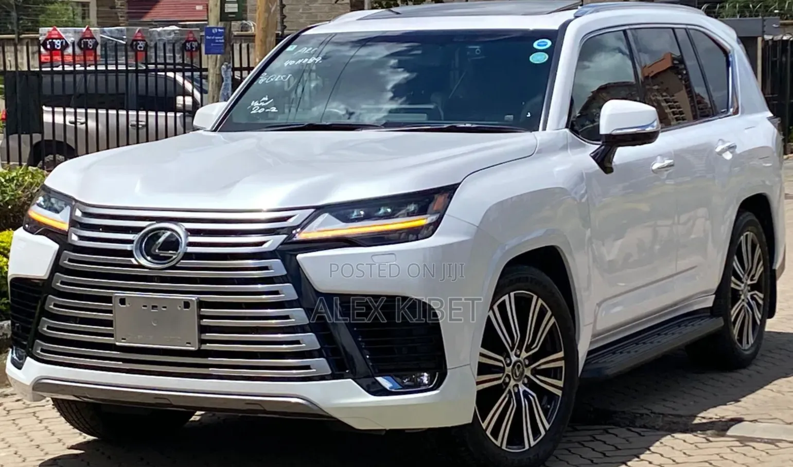 Lexus LX 600 2022 White