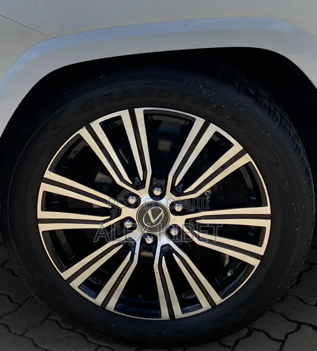 Lexus LX 600 2022 White