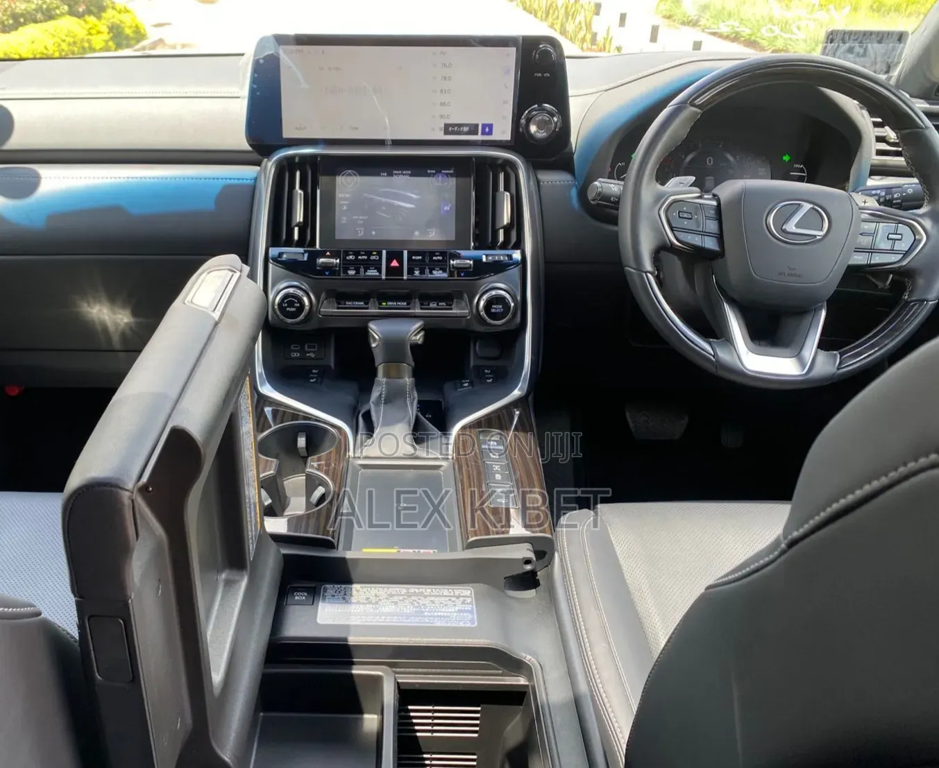 Lexus LX 600 2022 White