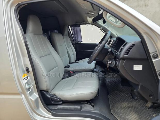 Toyota Grand HiAce 2019 Silver - thumbnail 7