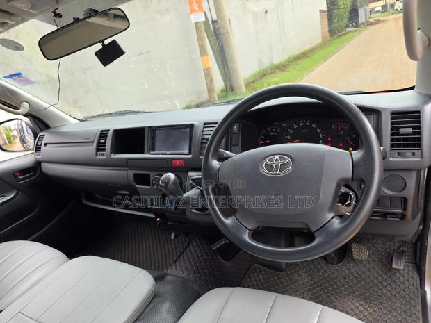 Toyota Grand HiAce 2019 Silver - thumbnail 8
