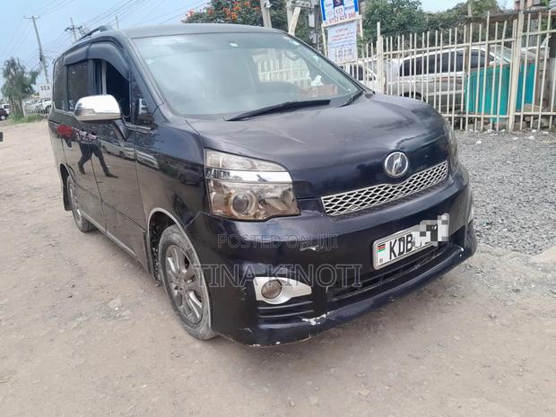 Toyota Voxy 2013 Black