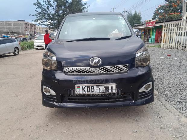 Toyota Voxy 2013 Black - thumbnail 5