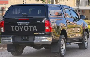 Toyota Hilux Revo Double Cab Deisel 2.4 AWD 2019 Black