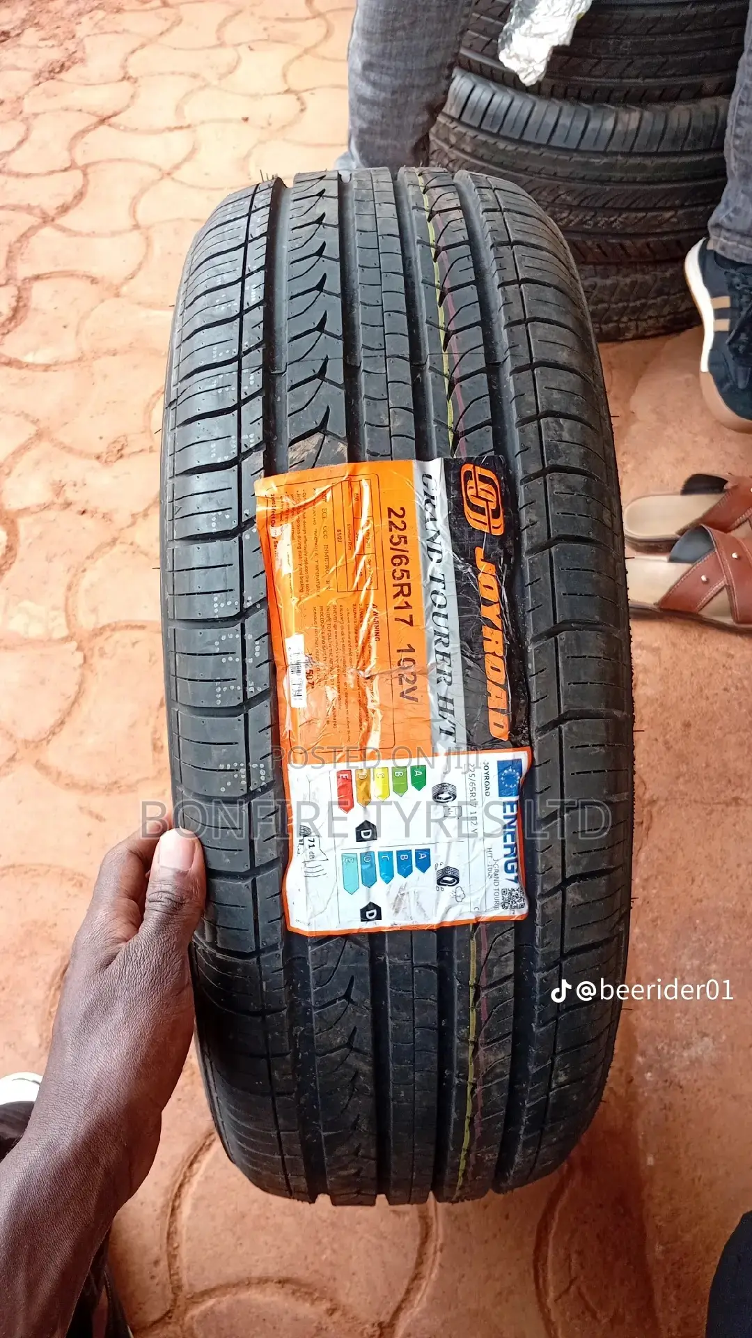 225/65r17 Joyroad