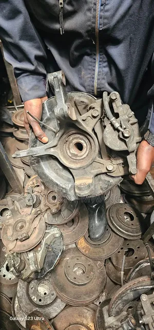 Clean Honda Stream Front Hubs on Sale