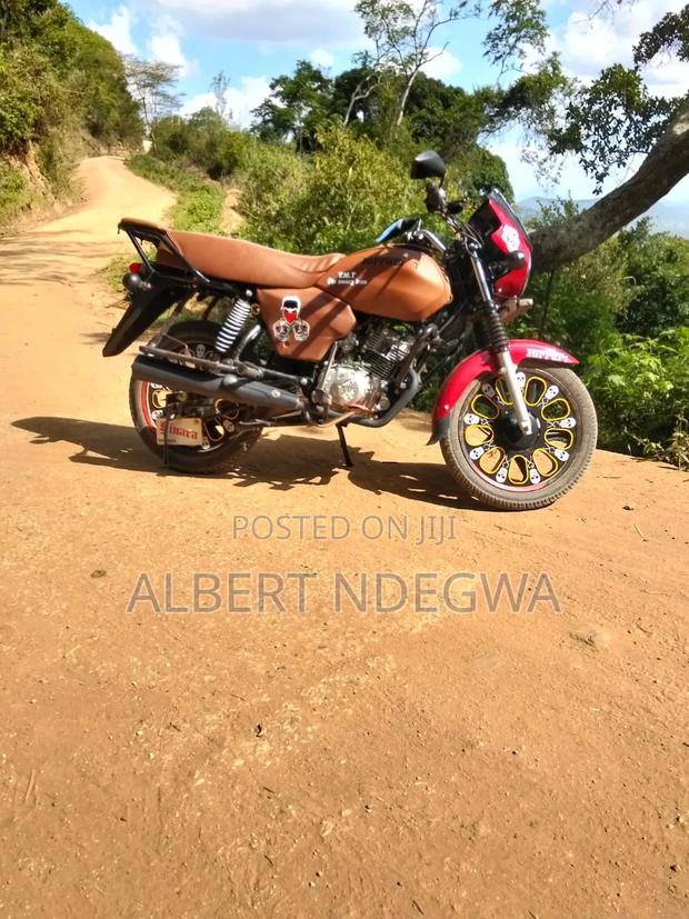 New TVS HLX 125 2025 Red - main view