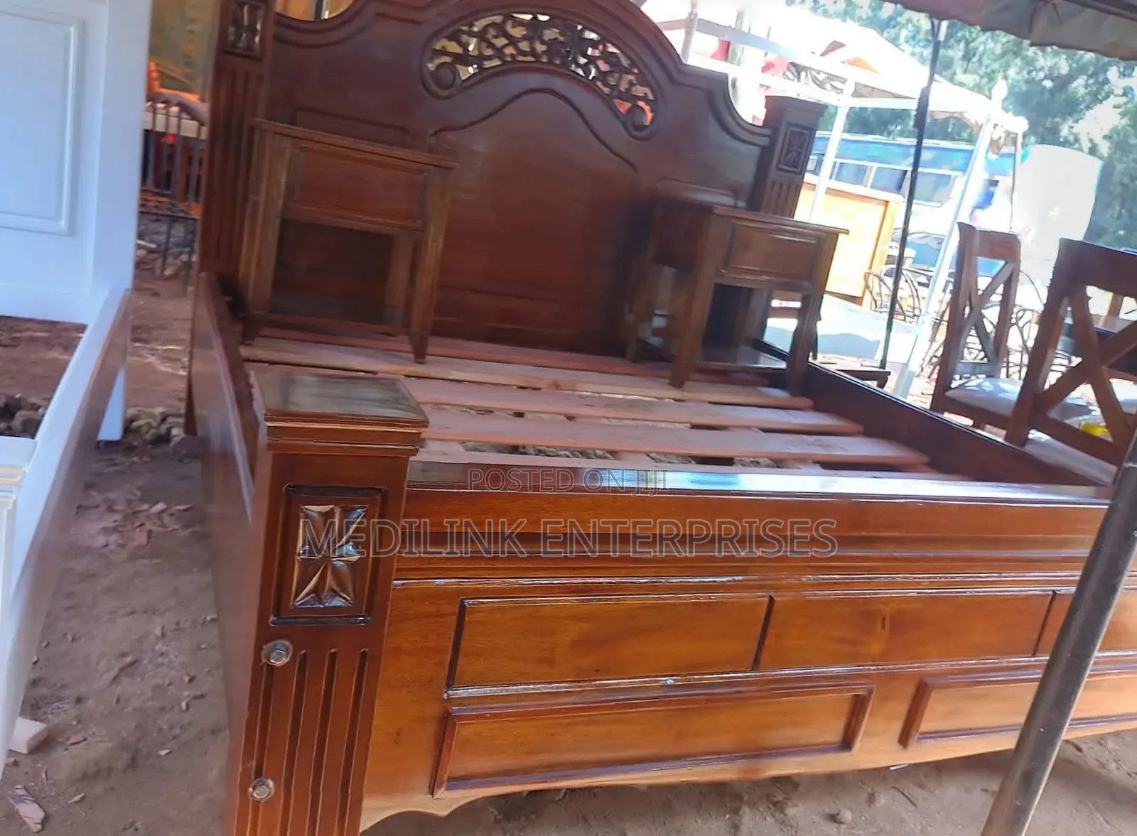 Menthi Solid Bed Design Mahogany 6*6 Bed