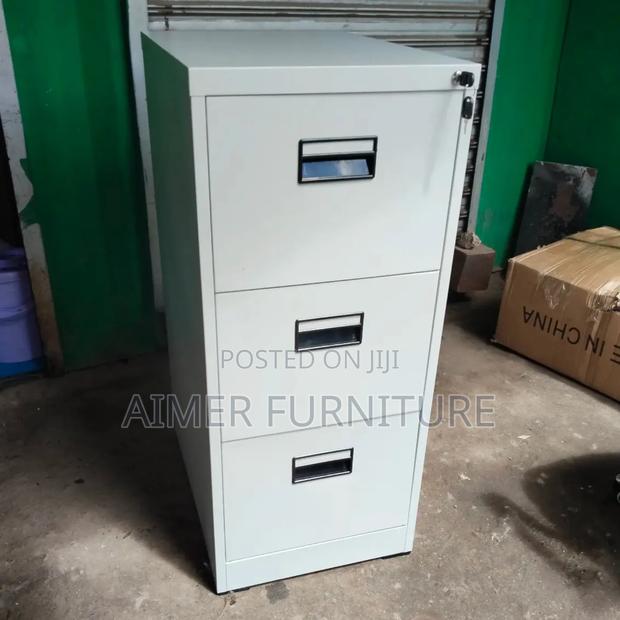 Office 3-Drawers Cabinet - thumbnail 2