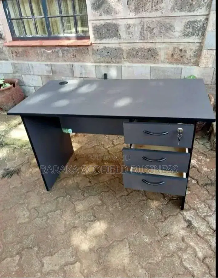 Lockable Office Desk