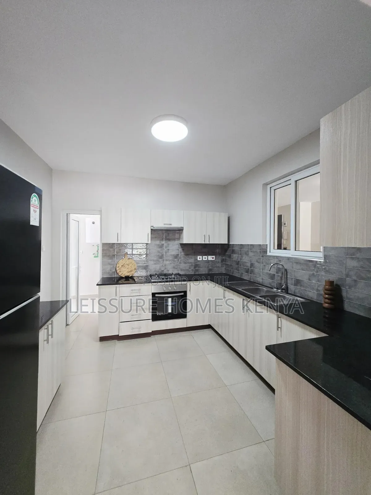 2bdrm Apartment in Gateway Mall Area for sale