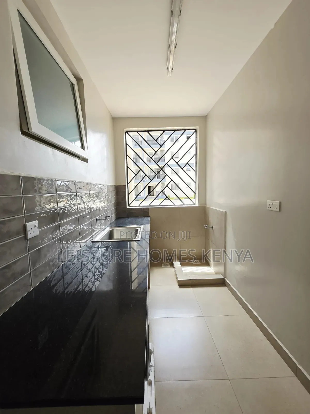 2bdrm Apartment in Gateway Mall Area for sale