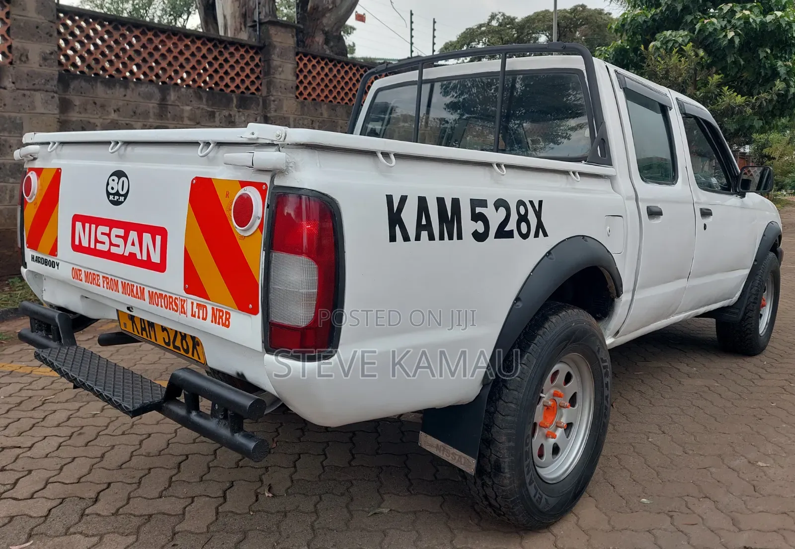 Nissan Hardbody 2000 White