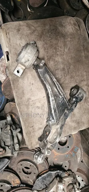 Nissan Fuga Arms