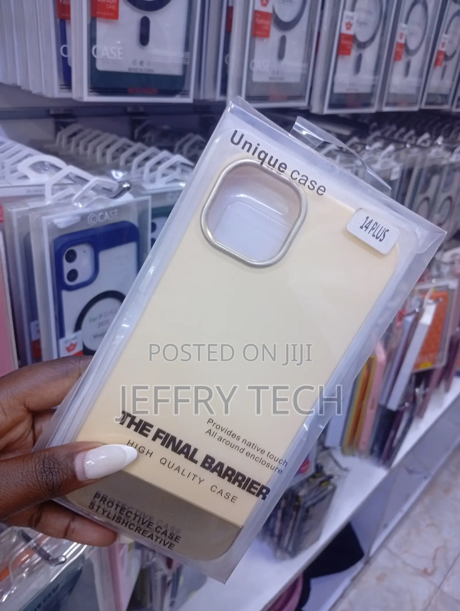 iPhone 14 Plus Protective Cover Featuring a Minimalistic Design