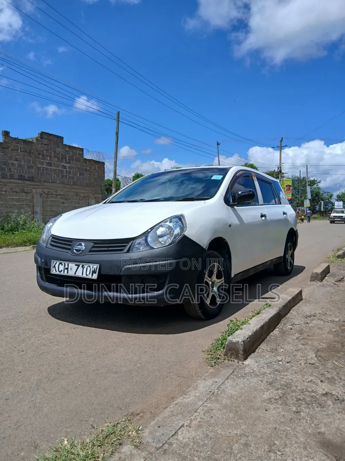 Nissan Advan 2009 White