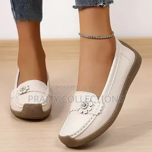Classic Ladies Flat Shoes