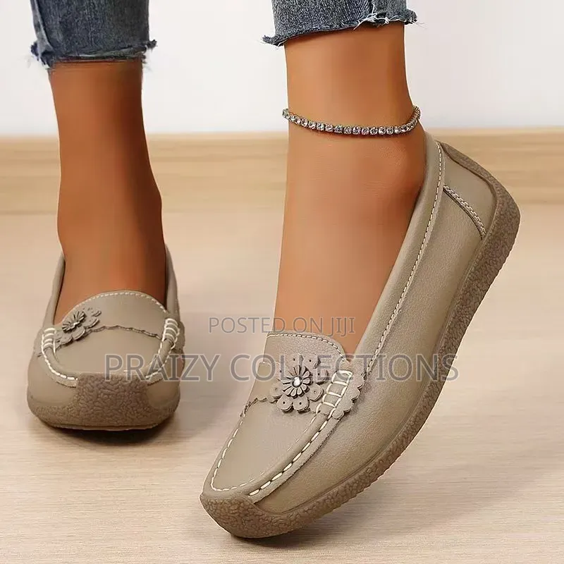 Classic Ladies Flat Shoes