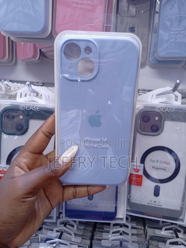 Lavender Purple Silicone Case Designed for the Apple iPhone 14