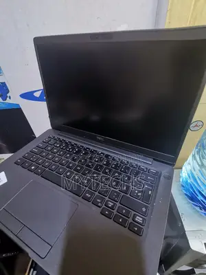 Laptop Dell Latitude 7300 8GB Intel Core i5 SSHD (Hybrid) 256GB