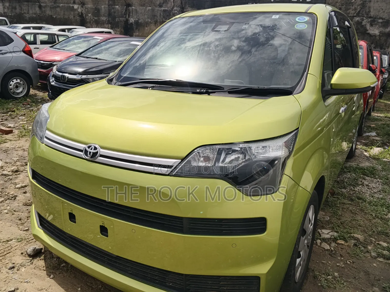 Toyota Spade 2019 Yellow