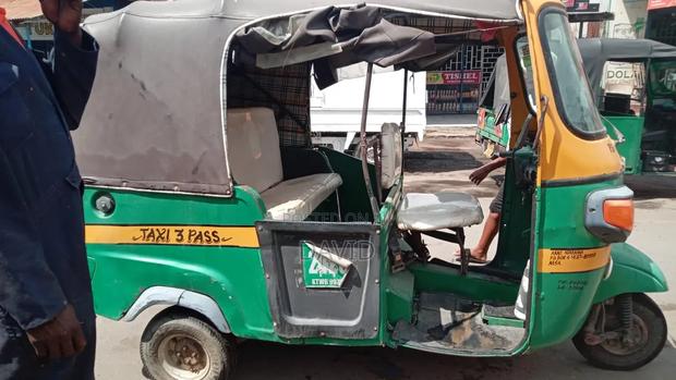Bajaj RE 2015 Green - thumbnail 3