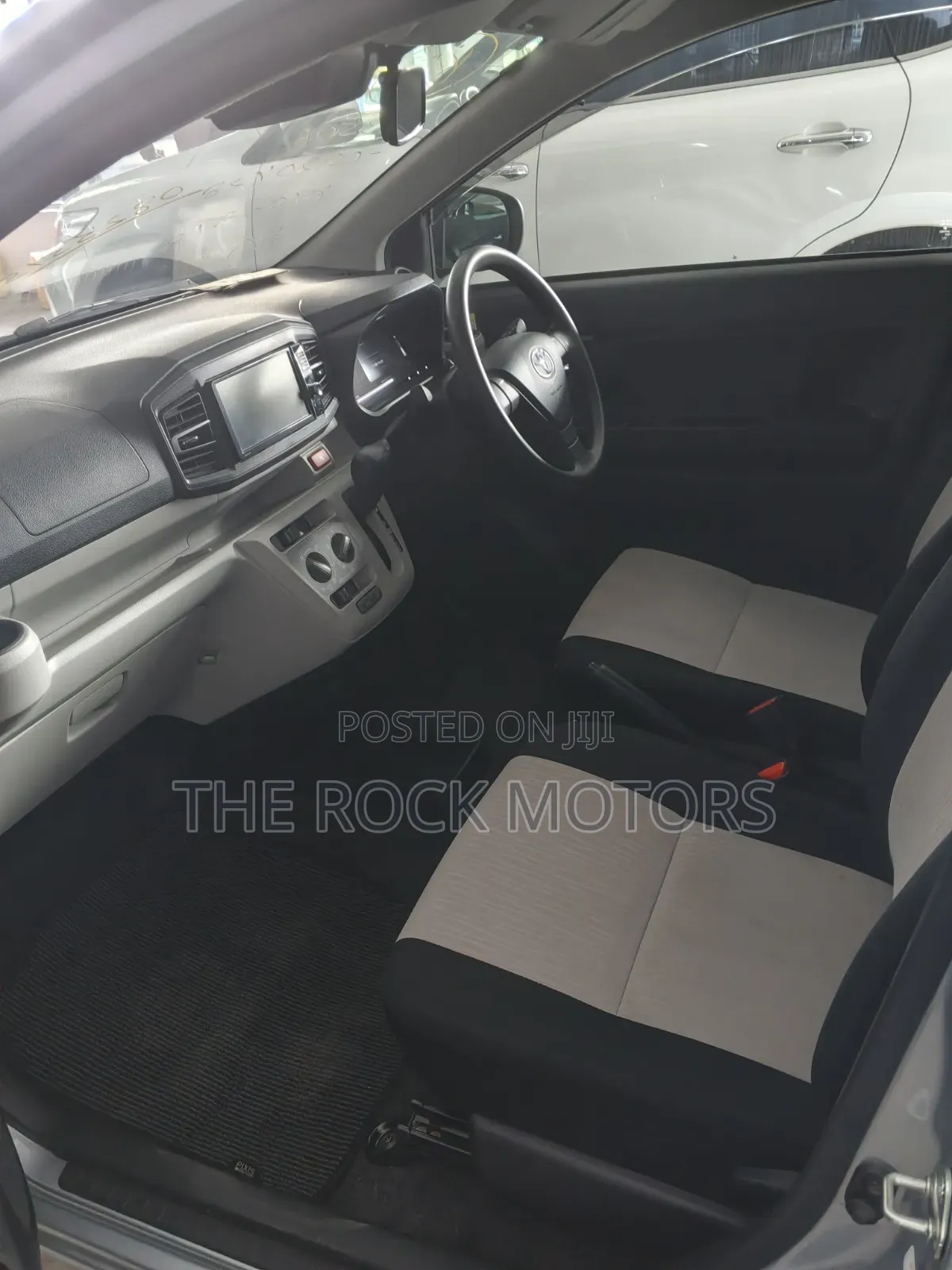 Toyota Pixis 2019 Silver