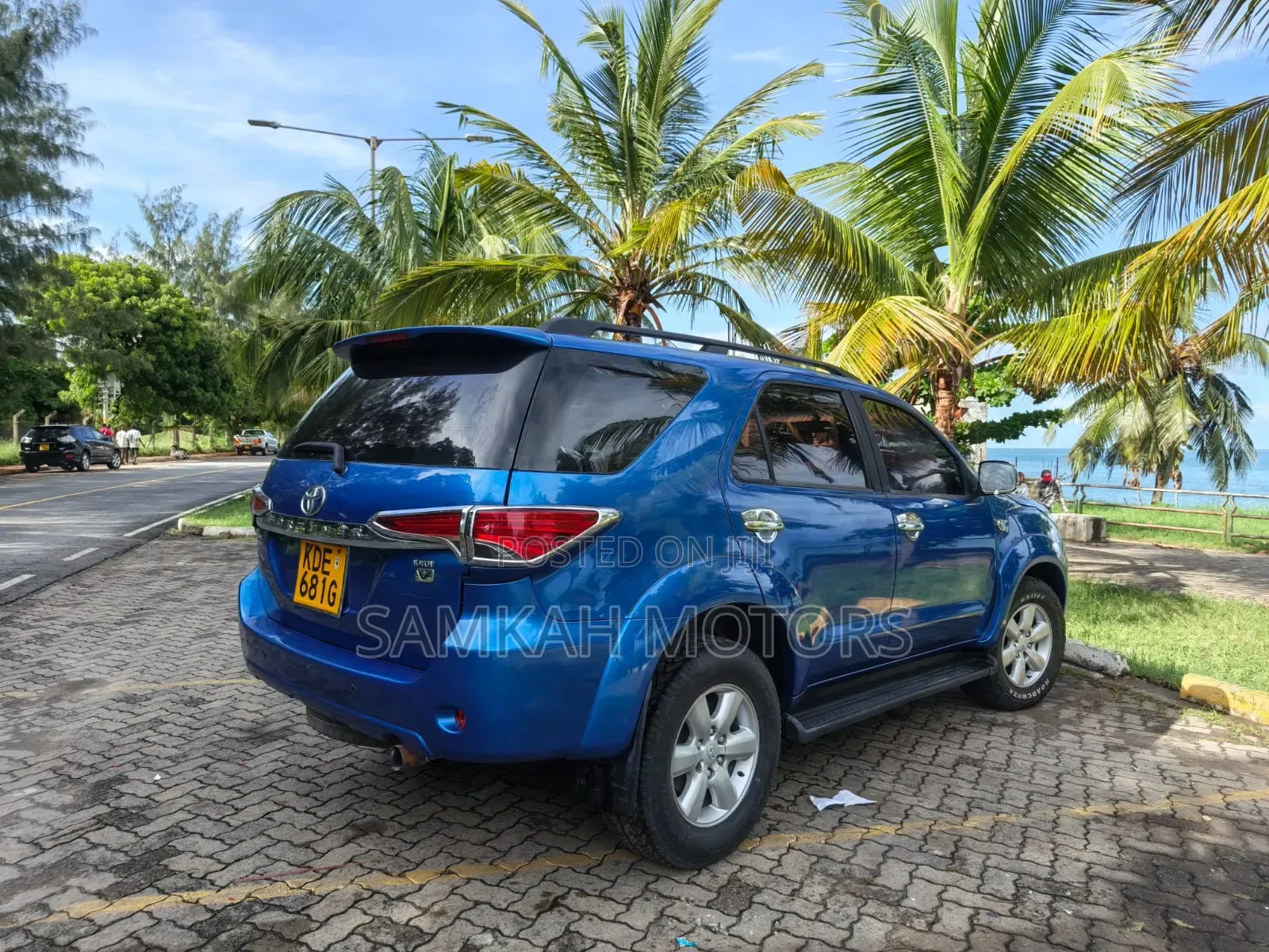 Toyota Fortuner 2012 Blue