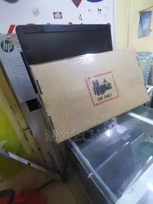 New Laptop Lenovo Yoga 11e 8GB Intel Core M3 SSD 128GB