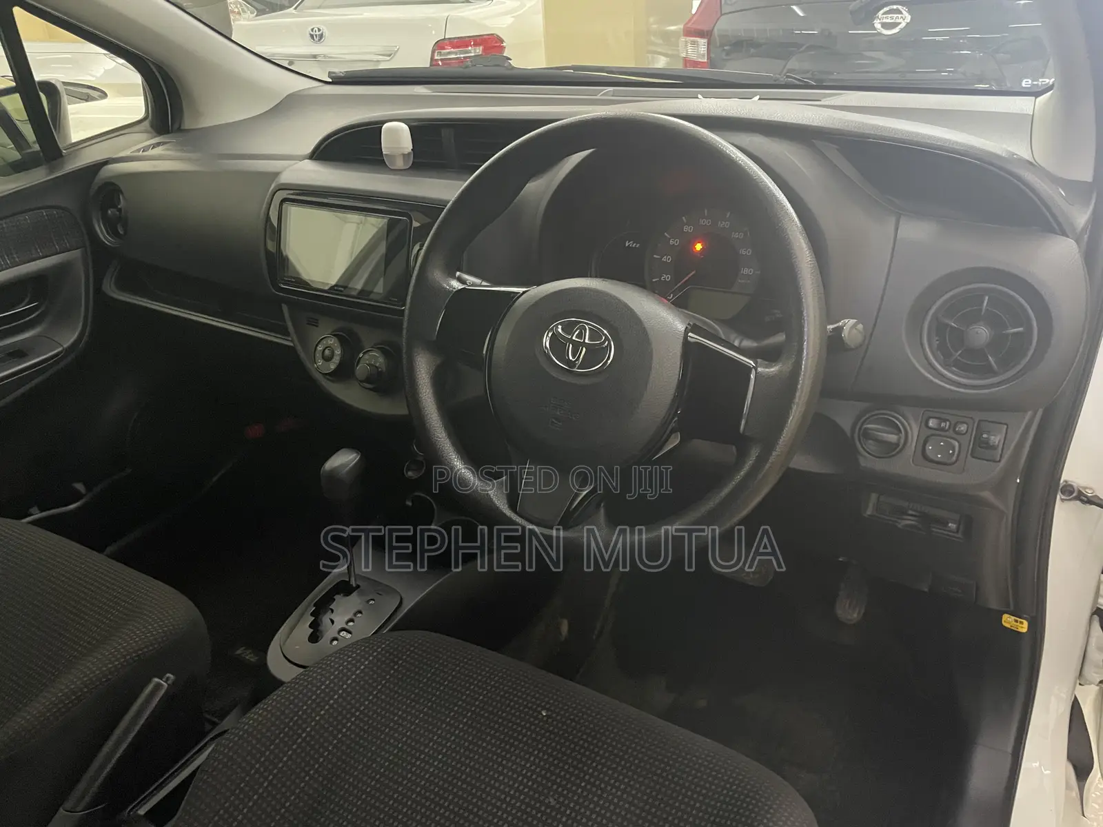 Toyota Vitz 1.3 AWD 5dr 2019 White