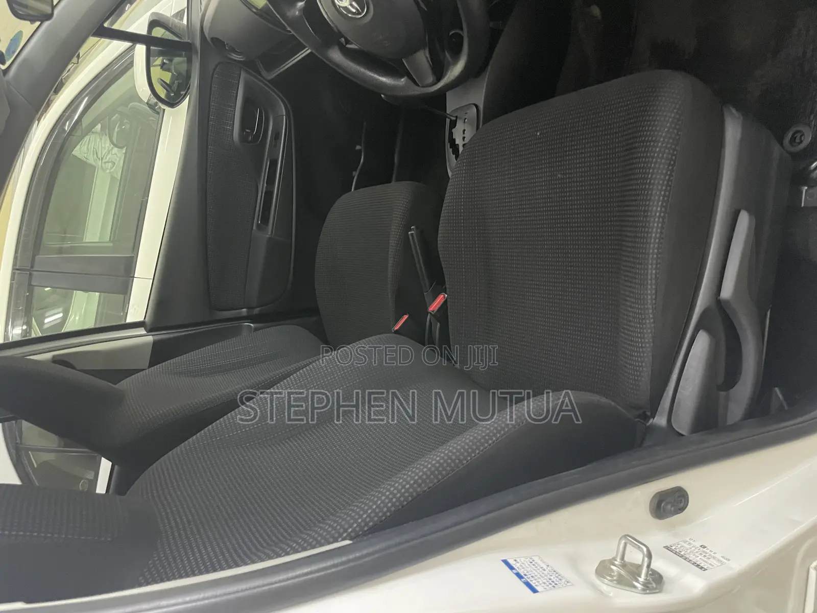 Toyota Vitz 1.3 AWD 5dr 2019 White