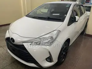 Toyota Vitz 1.3 AWD 5dr 2019 White