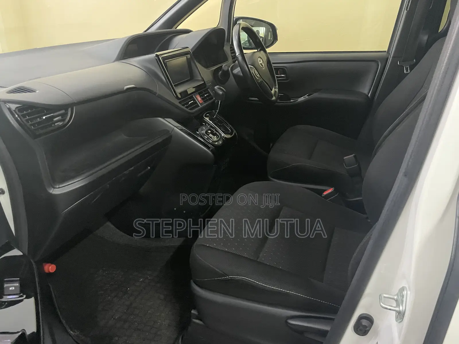 Toyota Noah 2.0 FWD (7 Seater) 2019 White