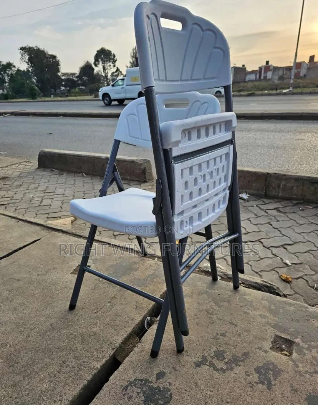 White Traveling Foldable Chair