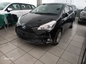 Toyota Vitz 1.5 FWD Hybrid 5dr 2019 Black
