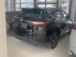 Toyota Harrier 2019 Matt Black