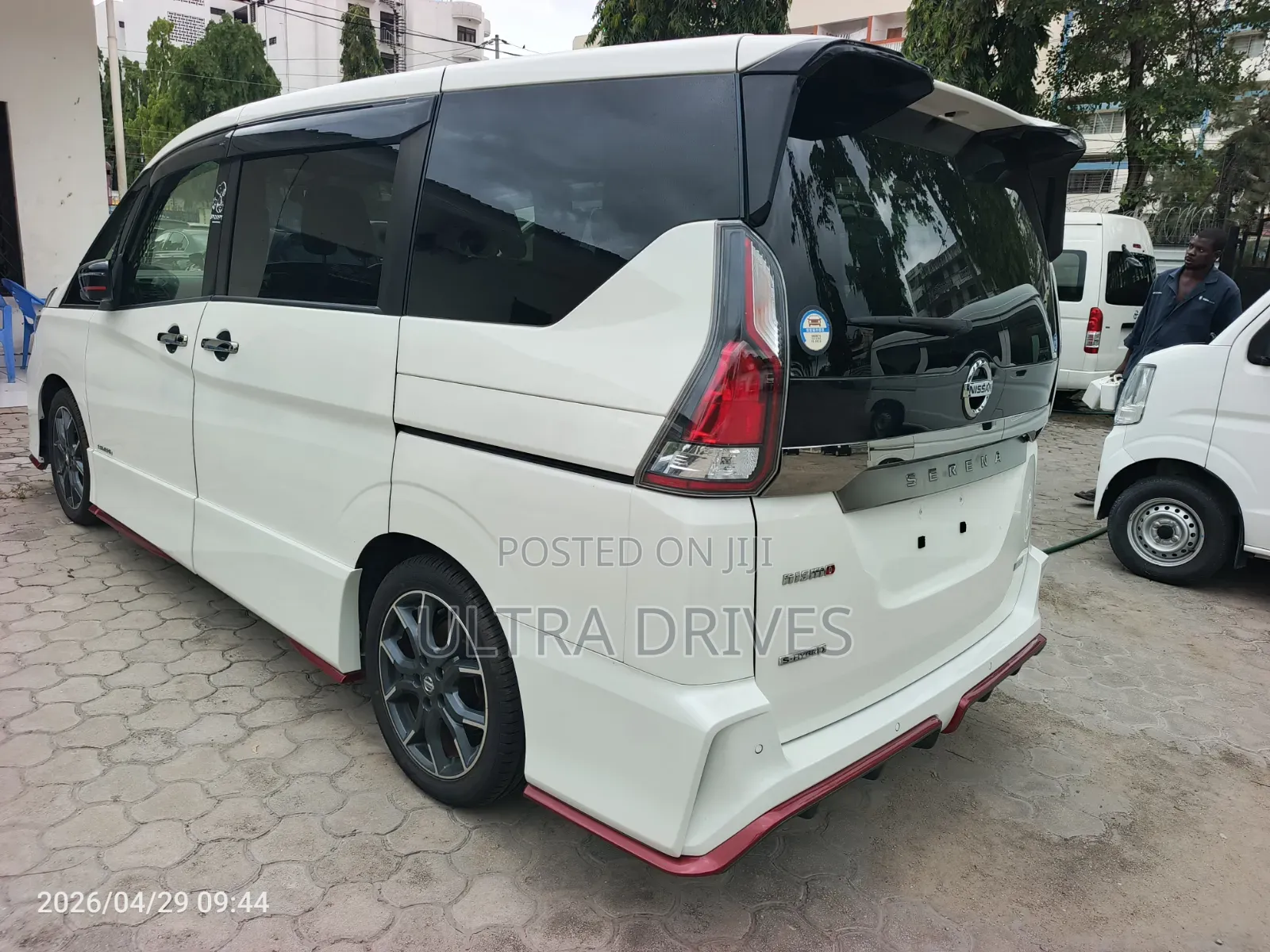 Nissan Serena 2019 White