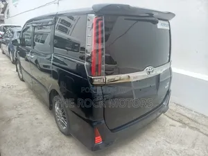 Toyota Noah 2019 Blue