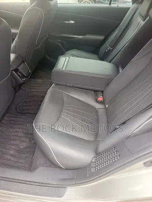 Toyota Crown 2019 Silver
