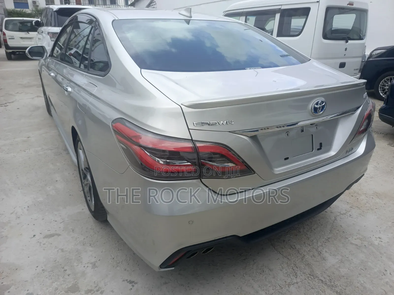 Toyota Crown 2019 Silver