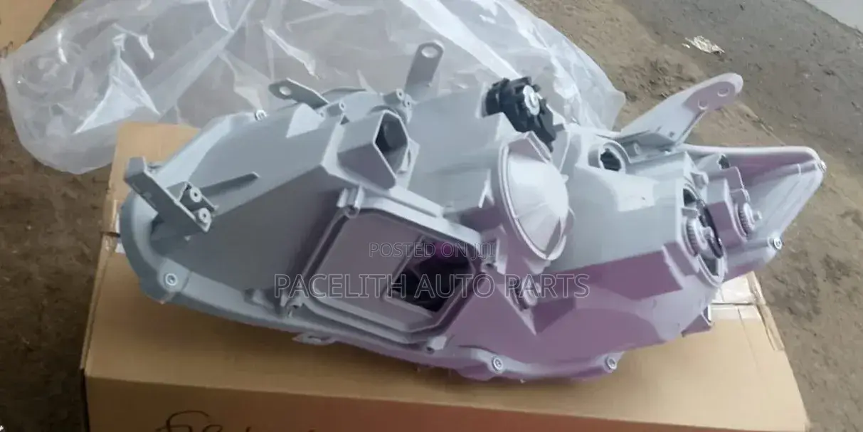 Head Lamp Fielder 2007/2008/2010 Xenon